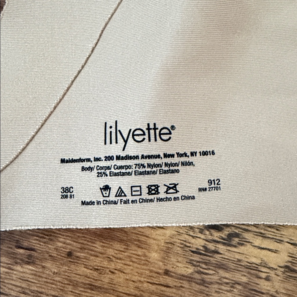 Lilyette Nude/Tan Wireless Seamless Comfort Bra - Picture 4 of 5